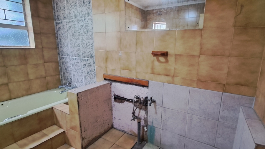 4 Bedroom Property for Sale in Protea Park North West